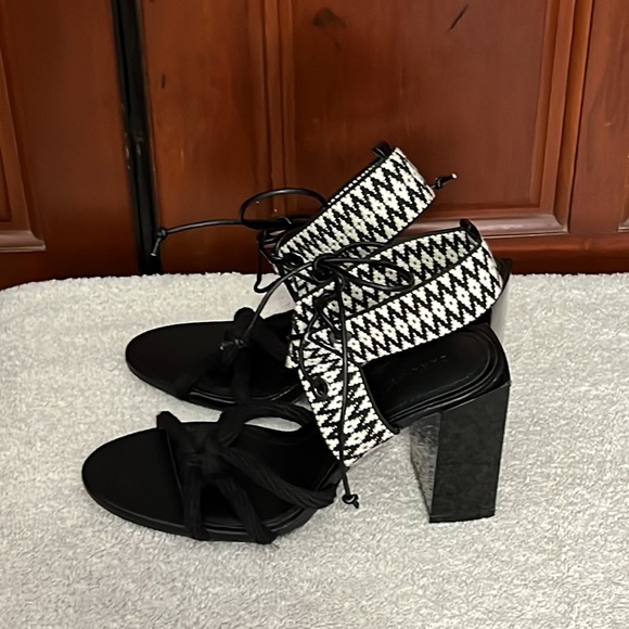 Zara Block Heel Sandals Black & White Lace Up Size Size 6.5 - Picture 3 of 16